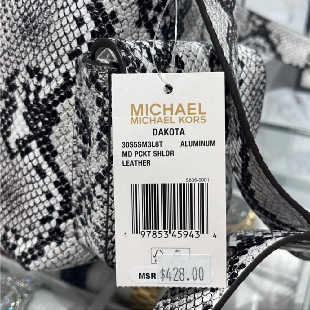 MICHAEL KORS Dakota Md Snake Embossed Leather Pocket Shoulder Bag
ALUMINUM
NWT - Picture 11 of 16